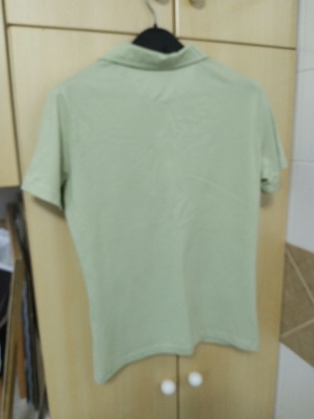 17. Polo mujer verde. Talla M. Vasari