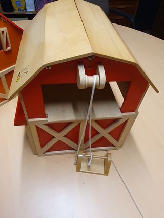 Granja y Granero de Madera