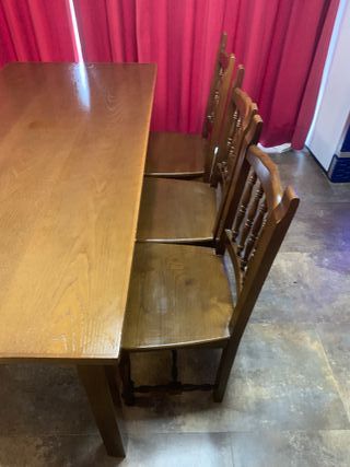 GRAN CONJUNTO MESA Y 6 SILLAS DE MADERA MACIZA