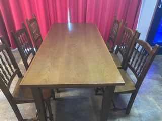 GRAN CONJUNTO MESA Y 6 SILLAS DE MADERA MACIZA