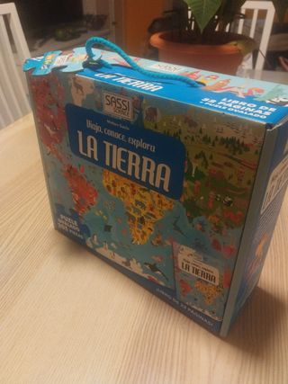 Puzzle ovalado de la tierra.