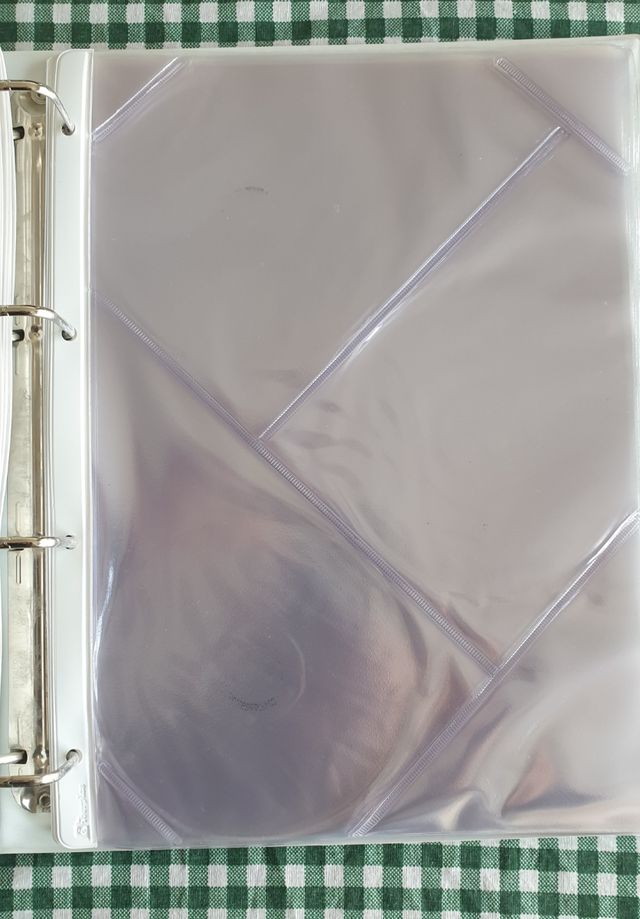 Dos archivadores Cds