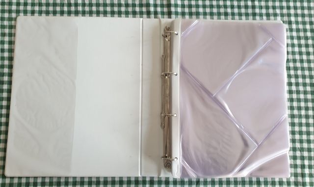 Dos archivadores Cds