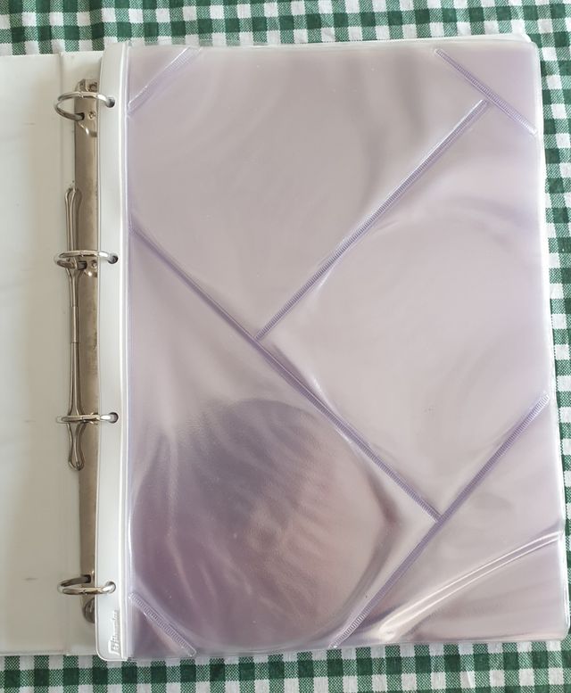 Dos archivadores Cds