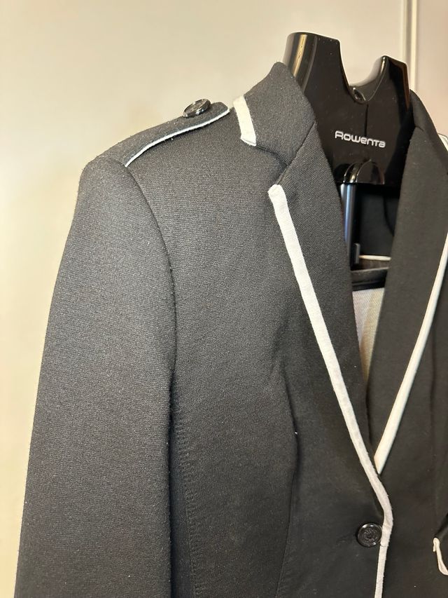 Blazer Negra y Blanca Zara