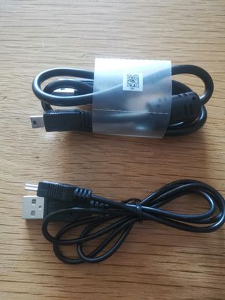 2 CABLES  USB 2.0 a Mini B. 