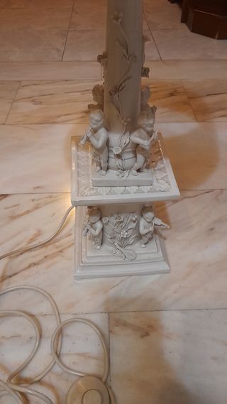 Lampada da collezione in porcellana
