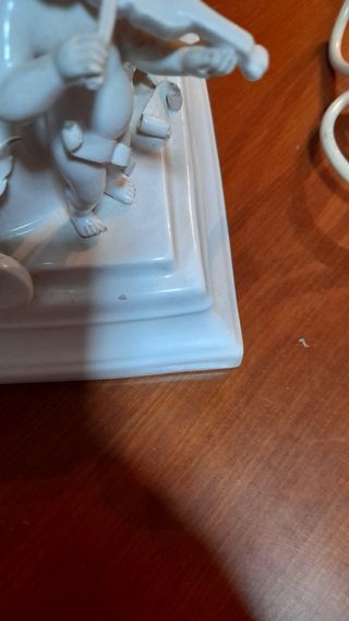 Lampada da collezione in porcellana