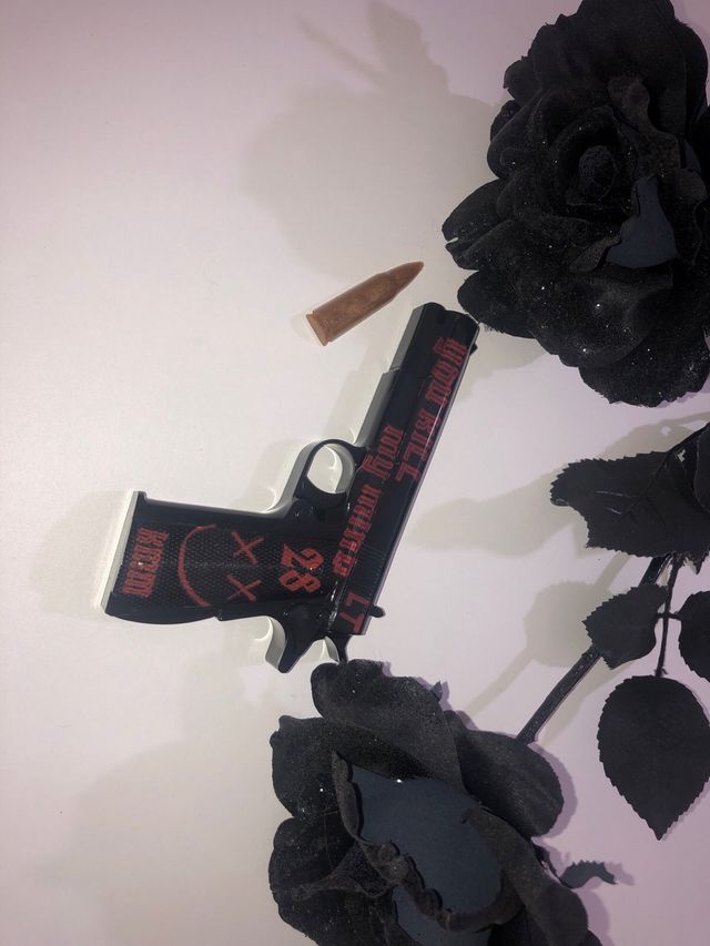 Pistola finta kill my mind Louis Tomlinson