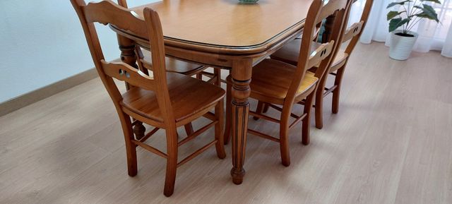 Mesa rústica extensible y 6 ssillas