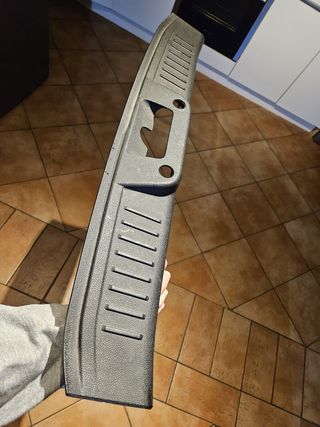 Battivaligia baule ford fiesta del 2009