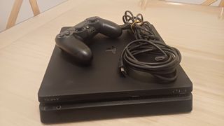 Play Station 4 Slim