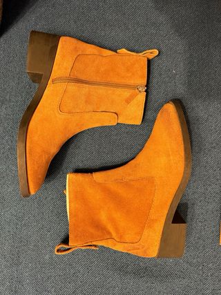 Botines de piel color camel