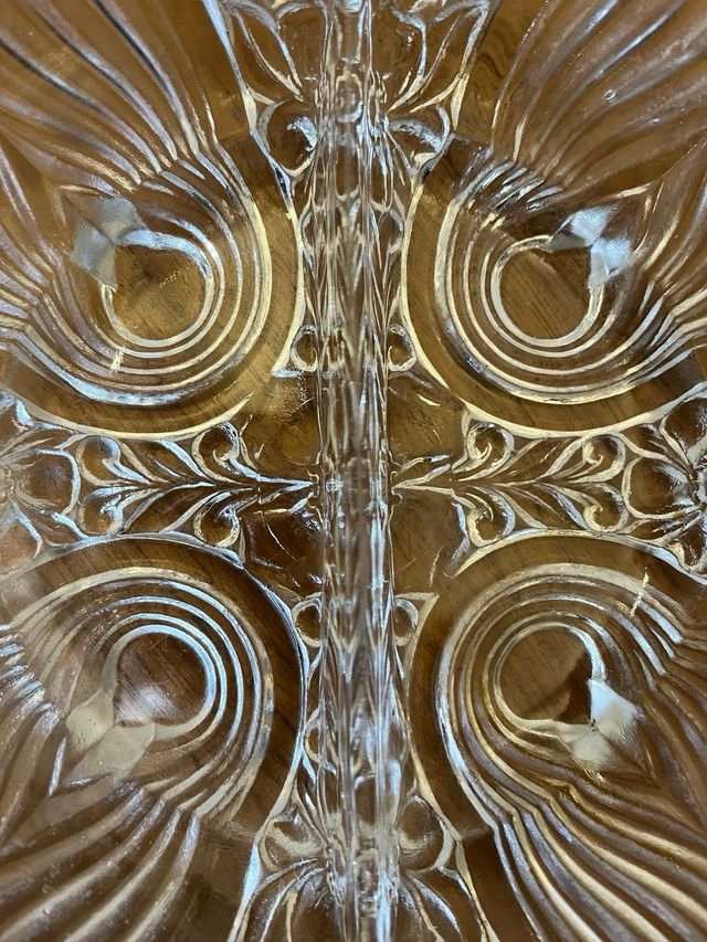 Set vassoio + piatto in vetro intagliato a 5 e 2 posti