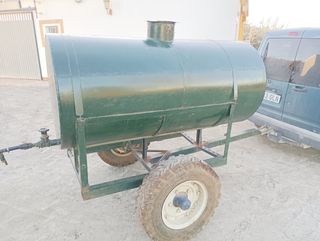 Cisterna de agua sin documentación