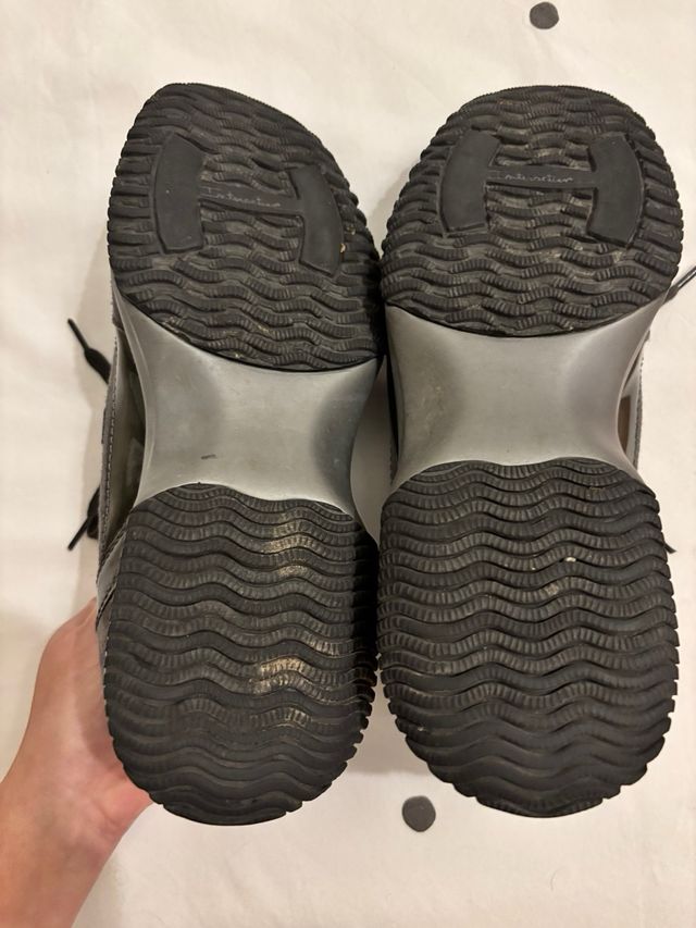 Hogan zapatillas talla 36’5 casi a estrenar !!