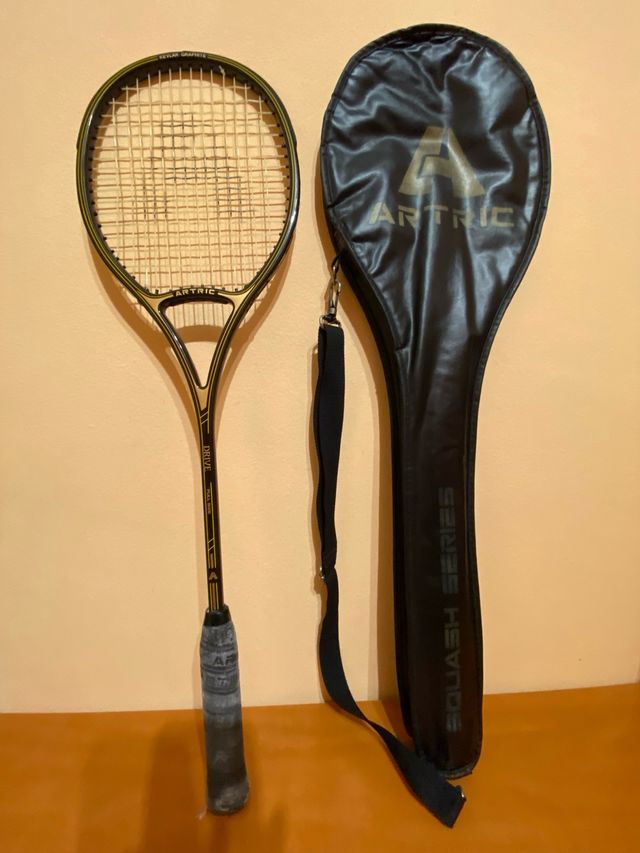 Raqueta Squash. Artric.