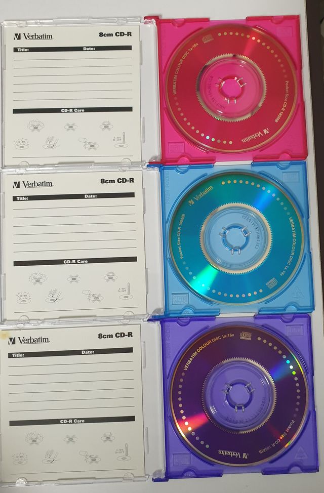 Lote CD y DVD Distintos tipos (57)