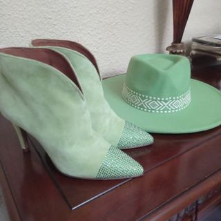 Botines  verdes de ante piel de toral nuevos 