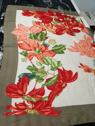 Pañuelo seda Valentino