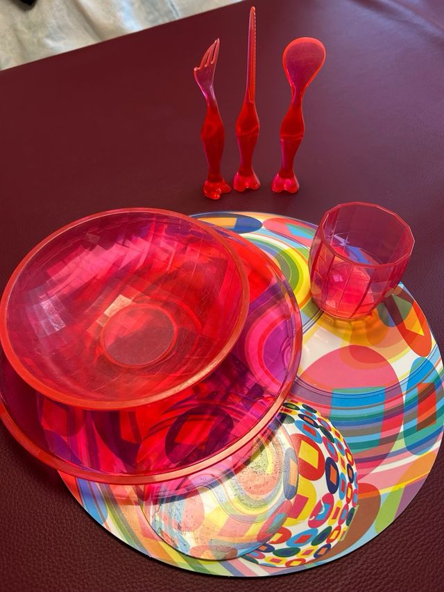 Set pappa Alessi plastica rosa e tovaglietta