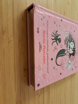 Isadora Moon y la sirena mágica / Isadora Moon Under the Sea (Spanish Edition)