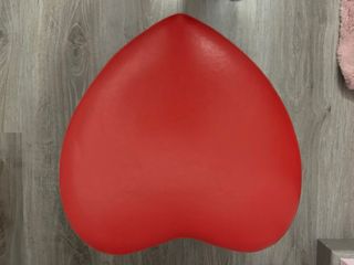 2 Puff con forma de corazon y flor