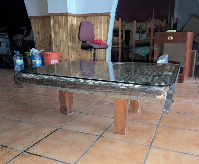 Mesa de salón baja de trillo