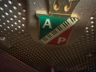 Piano Petrof
