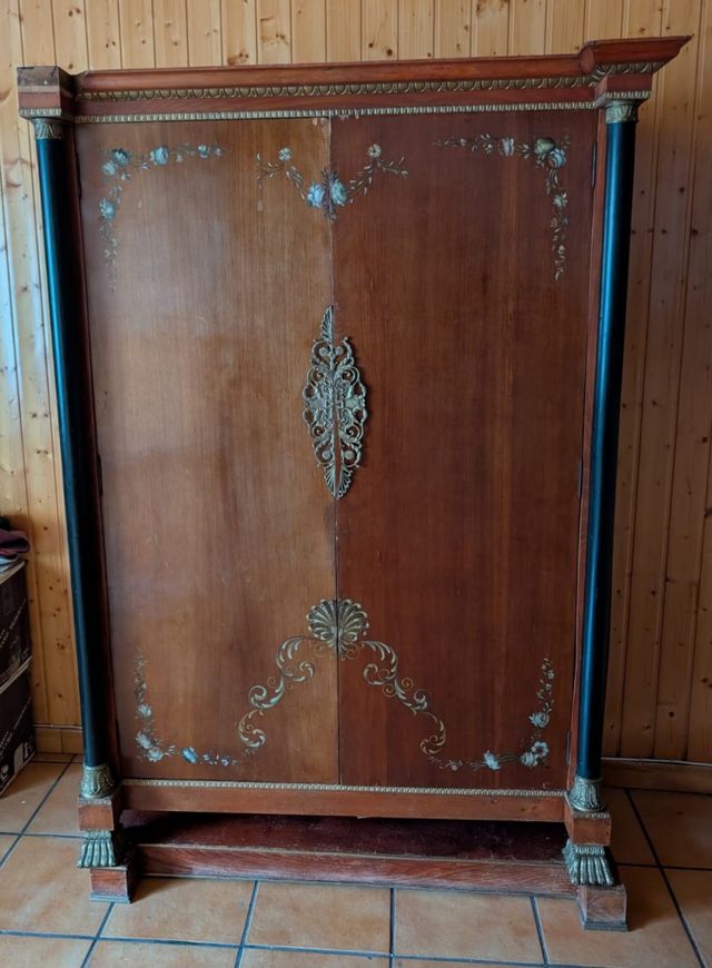 Mesa de salón baja de trillo