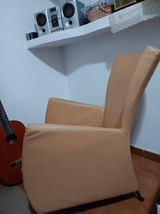 Butaca Montis Windy cuero marrón