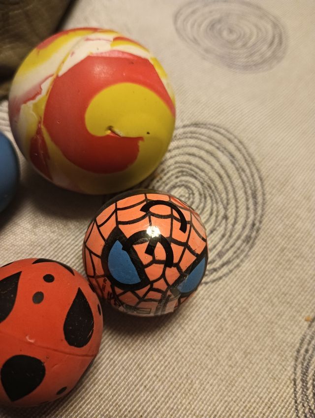 5 pelotas saltarinas