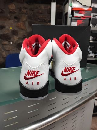 Air Jordan 5 OG Fire Red 2020