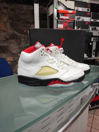 Air Jordan 5 OG Fire Red 2020
