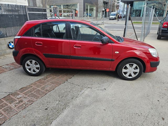 KIA Rio 2006