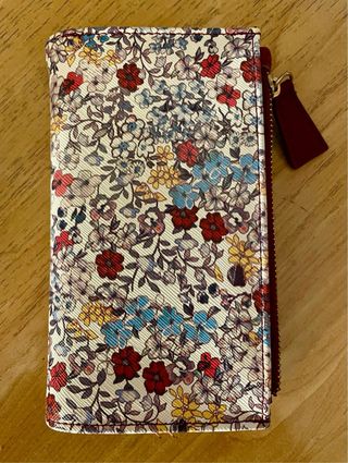 Monedero flores Stradivarius 