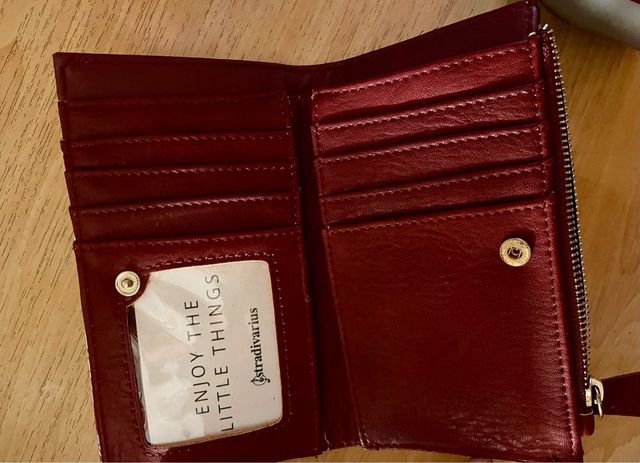 Monedero flores Stradivarius