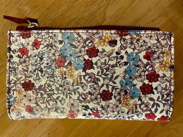 Monedero flores Stradivarius