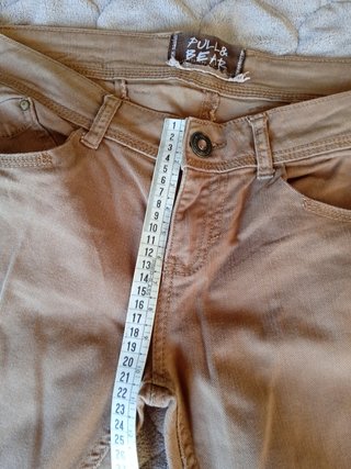 Pantalón vaquero Camel cintura baja Pull Bear