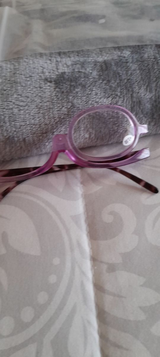 2 gafas maquillaje ojos