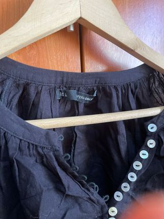 Camisa negra bordada