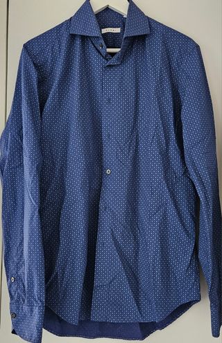 Elegante camicia blu da uomo. Taglia L.