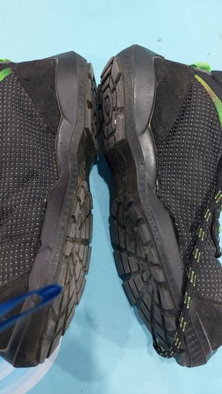 Scarpetta antinfortunistica o trekking , boy scout