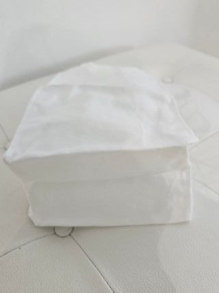 mini totebag Gucci bianca, logo tono su tono