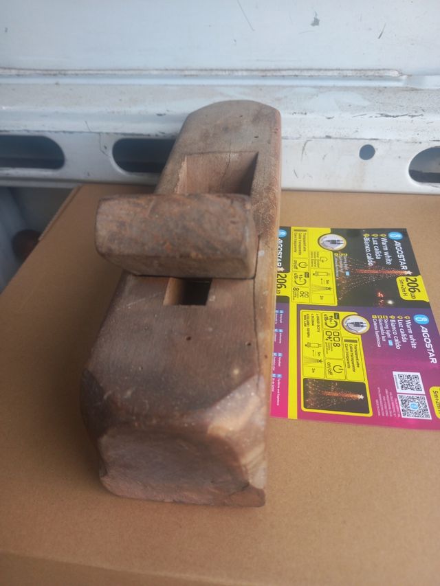 Pialla In Legno Antica