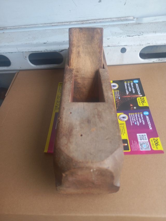 Pialla In Legno Antica