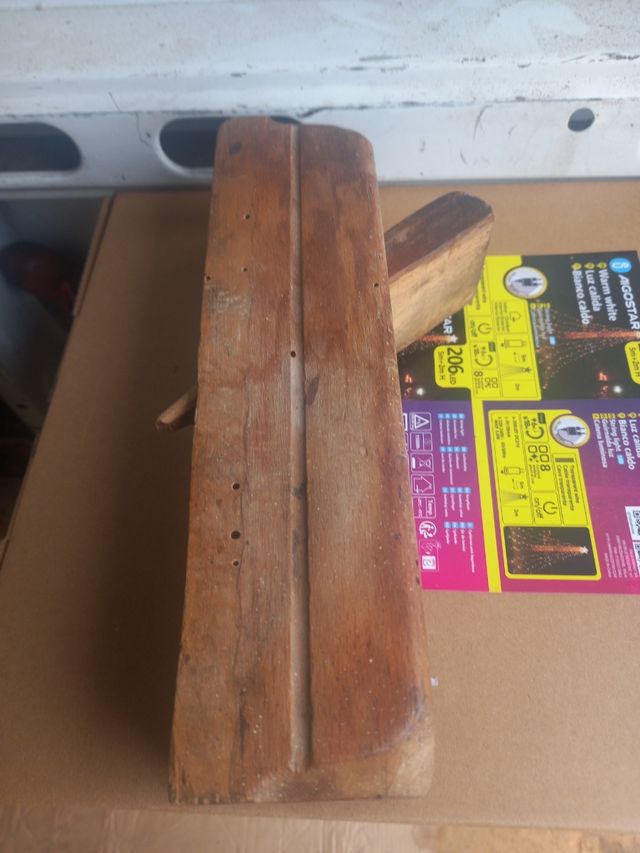Pialla In Legno Antica