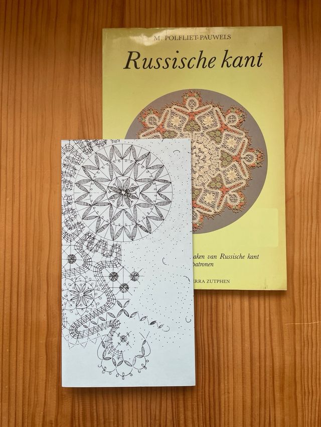 Libro de encaje Ruso