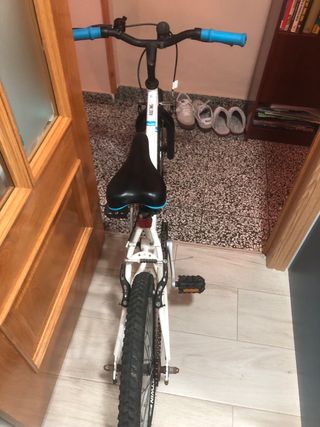 Bicicleta niño B TWIN 20 pulgadas sin apenas usar