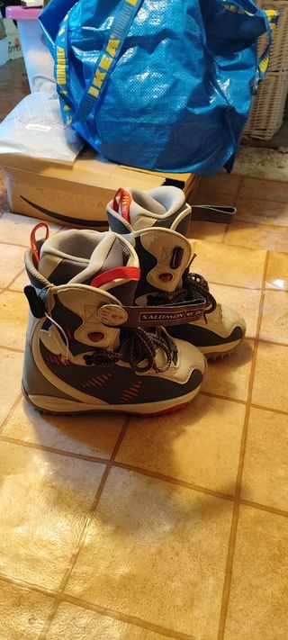 Tabla y fijaciones , botas 39.